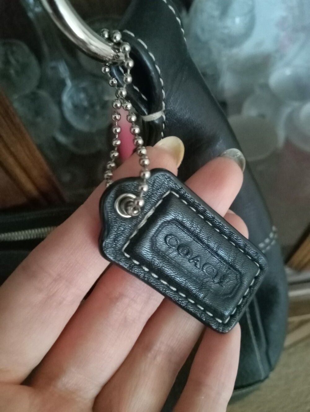 Coach Black Shoulder Bag with Contrast White Stitching - Picture 4 of 4